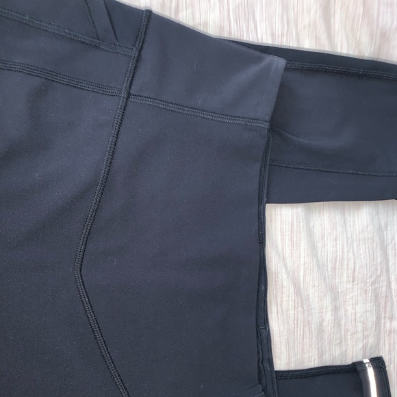 Brand new all the right places lulu leggings - Picture 3 of 8